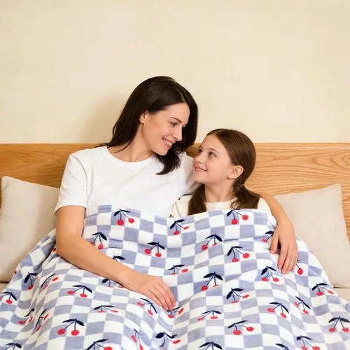 Miniatura 2 de Manta de cereza para niños, 50 x 60 pulgadas, suave y acogedora manta azul a cuadros para niñas y niños pequeños, ideal para decoración del hogar