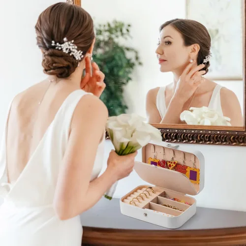 Miniatura 4 de MRS - Joyero de viaje para novia, organizador de joyas pequeño, portátil, de piel sintética, accesorios de viaje para mujeres y niñas, regalos