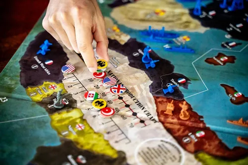 Miniatura 7 de Renegade Game Studios: Axis & Allies: WWI 1914 - Un juego de mesa de guerra estratégico para 2 a 8 jugadores, edades de 14 años en adelante, juego