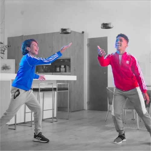 Miniatura 5 de Air Hogs Gravitor con Trick Stick, juguetes voladores recargables por USB, drones para niños de 4 años en adelante