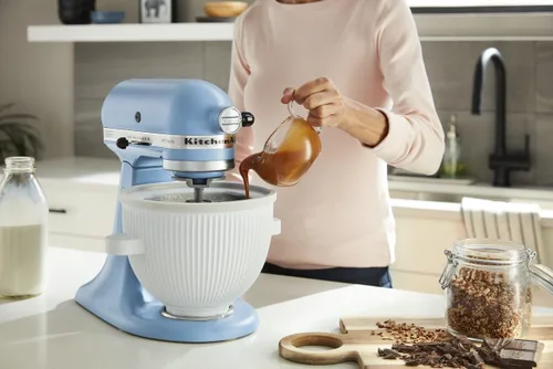 Miniatura 6 de Accesorio para máquina de helados KitchenAid para batidora de pie, 2 cuartos de galón, KSMICM, color blanco