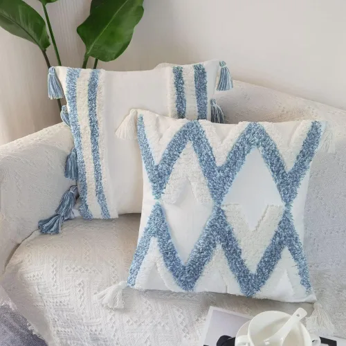 TINYSUN Juego de 2 fundas de almohada decorativas bohemias de color blanco y azul, fundas de almohada de terciopelo tejido súper suave con borlas,