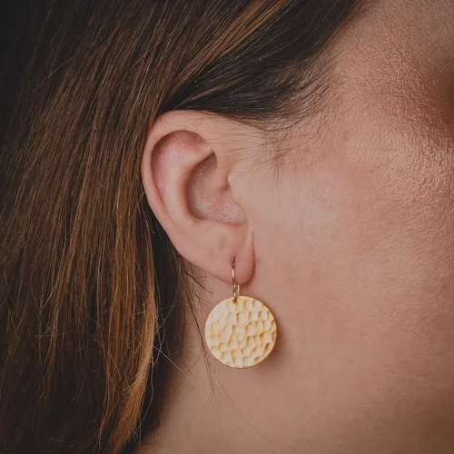 Miniatura 20 de Aretes colgantes grandes con disco circular martillado en plata, oro u oro rosa