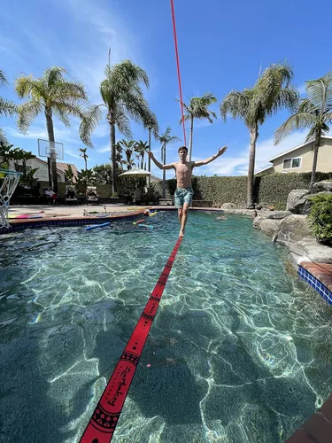 Miniatura 4 de Kit de Slackline ZenMonkey con línea de entrenamiento superior, entrenador de brazo, protectores de árbol, bolsa de transporte de tela