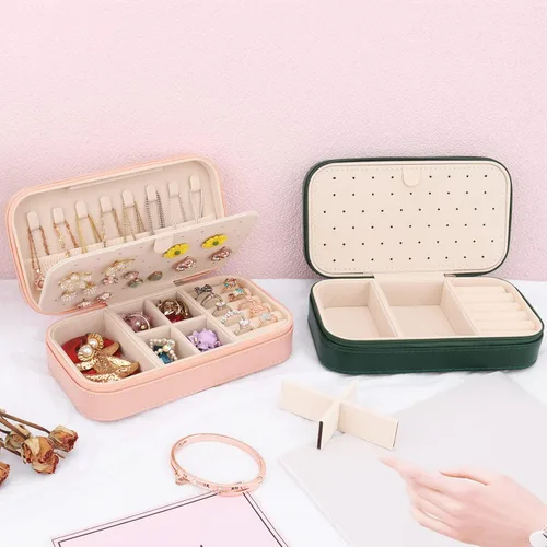 Miniatura 6 de DesignSter Joyero de viaje, estuche de joyería portátil de piel sintética, cajas de joyería pequeñas para regalos, organizador de joyas de viaje