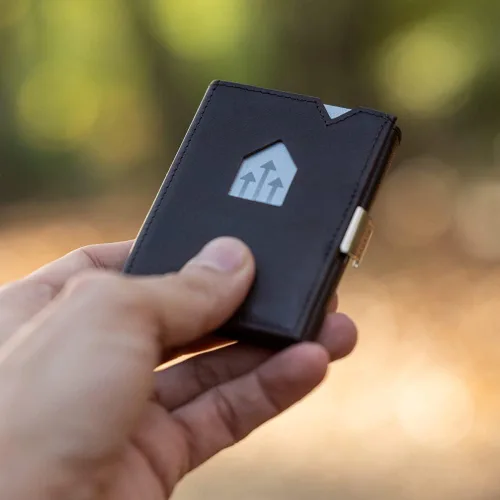 Miniatura 7 de EXENTRI Billetera Trifold de cuero - bloqueo RFID con clip de bloqueo de acero inoxidable
