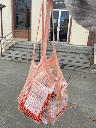 Miniatura 3 de Bolsa de red de malla con bolsa larga con asa de hombro, estirable y reutilizable para compras de comestibles, almacenamiento de juguetes de playa