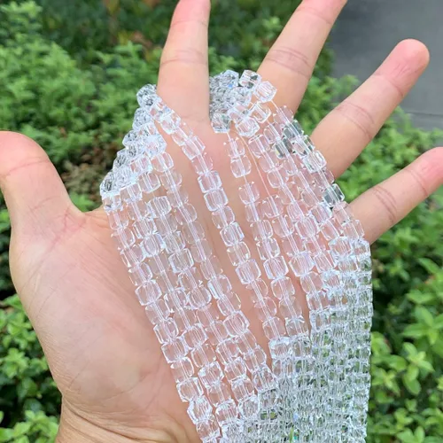 Miniatura 26 de 2 hebras checas de cristal en forma de cubo facetado sueltas cuentas espaciadoras a granel 0.236 in (0.24 pulgadas) Peridot Shimmer (190-196 piezas)