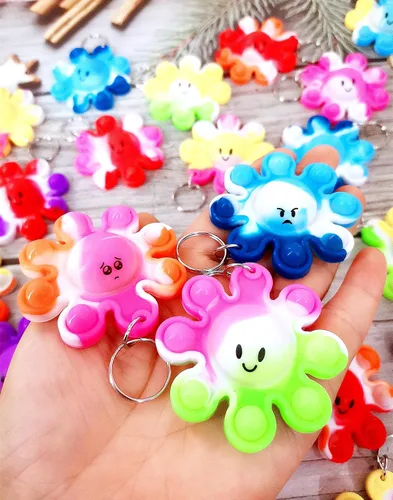 Miniatura 8 de Paquete de 30 mini llaveros de pulpo a granel, juguetes antiestrés para adolescentes y niños, suministros de fiesta de cumpleaños, premios de verano