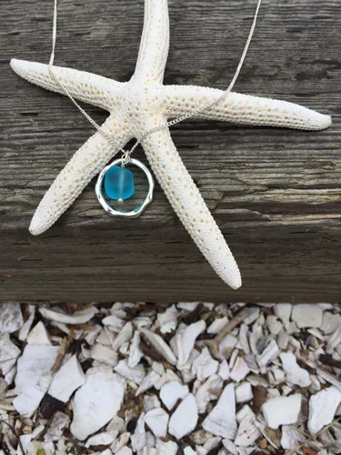 Miniatura 3 de Ocean Waves collar de vidrio de mar, aro bañado en plata con vidrio color turquesa, hecho a mano