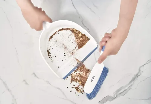Miniatura 4 de Superio, juego de recogedor y escoba de mano con mango de agarre ergonómico, borde de goma para una fácil recogida de la suciedad, material paquete