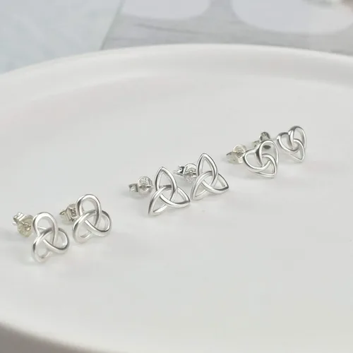 Miniatura 3 de Aretes de plata de ley para mujer Aretes de corazón celta con nudo cruzado triangular, aretes hipoalergénicos para mujeres y niñas, joyería