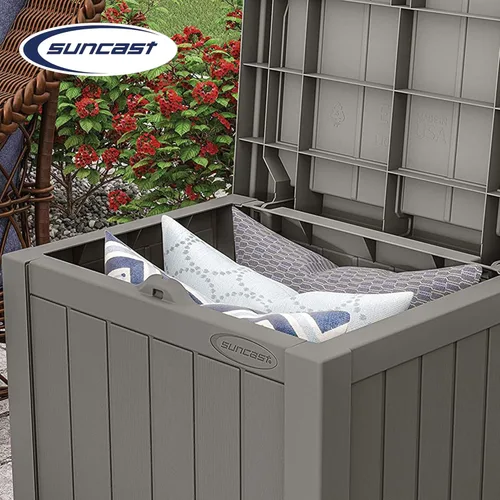 Miniatura 5 de Suncast Caja de almacenamiento pequeña de 22 galones para patio trasero o exterior, con atractivo asiento de banco y tapa reforzada, color piedra