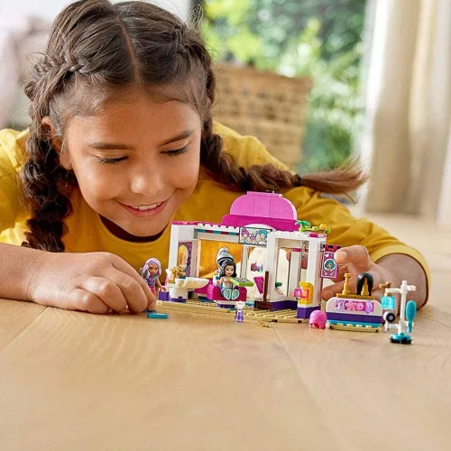 Miniatura 3 de LEGO Friends Heartlake City Play Peluquería Fun Toy 41391 Kit de construcción, con el personaje de amigos Emma (235 piezas)