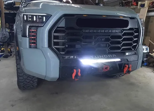 Miniatura 4 de iJDMTOY Barra de luz LED de 20 pulgadas para montaje en rejilla inferior compatible con Toyota Tundra 2022 en adelante, incluye barra de luz LED