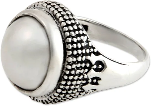NOVICA Anillo de plata de ley 925 cultivada a mano con perlas de agua dulce cultivadas con piedra natal de Indonesia blanca "Moon Mystique"