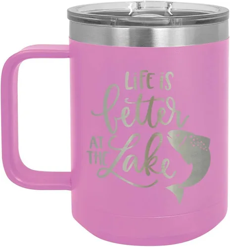 Life is Better at the Lake B Taza de café rosa claro de 15 oz con tapa deslizante | Taza de café de viaje aislada | Ideas de regalo únicas de