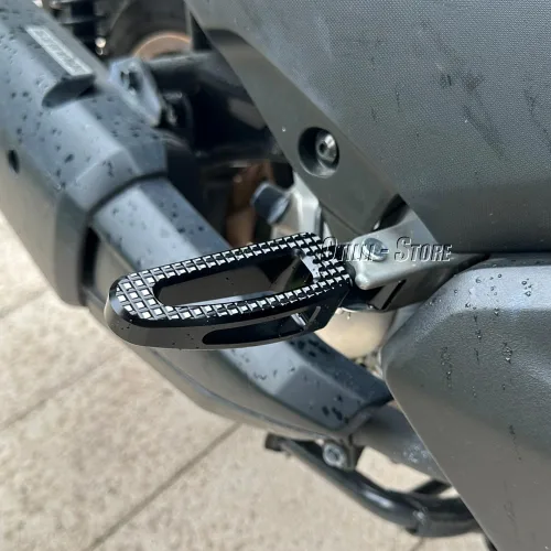 Miniatura 4 de Estriberas traseras Accesorios de motocicleta Pedales plegables para Yamaha X-MAX 300 XMAX 300 XMAX300 X-Max 300 X-Max 300 2023 2024 (negro)