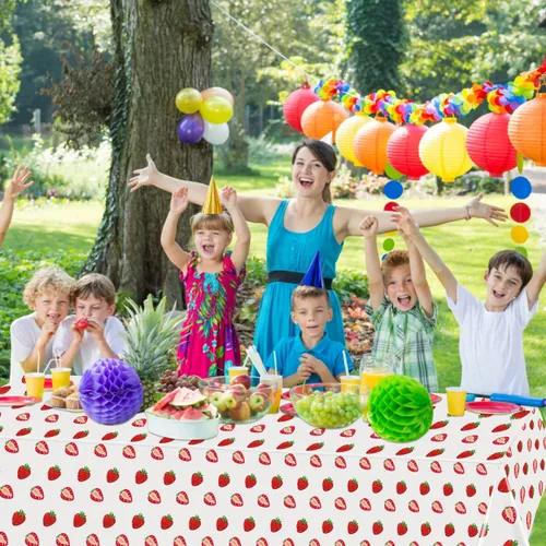 Miniatura 4 de Paquete de 4 manteles de fiesta de fresa, mantel de fresa para primer cumpleaños, mantel de plástico con diseño de fresas, suministros de fiesta