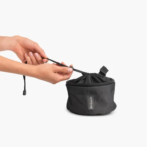 Miniatura 3 de Brabantia Bolsa de almacenamiento compacta con lazo para colgar y cordón de cierre (negro mate) organizador de ahorro de espacio para alfileres