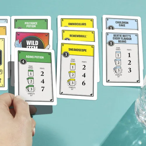 Miniatura 2 de Monopoly Deal: Juego de cartas de Harry Potter Juegos familiares para niños y adultos A partir de 8 años 2 a 5 jugadores 15 minutos