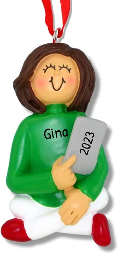 Miniatura 5 de Adorno personalizado para teléfono inteligente 2024 – Adornos de Navidad afroamericanos, regalos únicos, adornos de teléfono celular para árbol