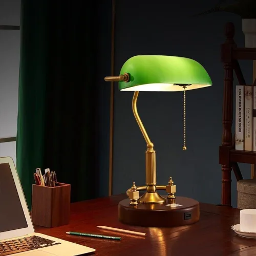 Miniatura 2 de Lámpara de mesa de cristal verde vintage con base de madera de mediados de siglo con cuerpo de hierro, lámpara de escritorio, antiguo banco