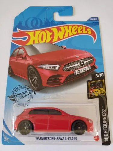 Hot Wheels 2020 Nightburnerz '19 Mercedes-Benz Clase A, rojo escala 1:64, auto fundido a presión, unisex, niños de 3 a 7 años