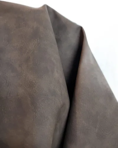 NAT Leathers | Café Nubuck Pulido Suave Piel Sintética Vegana de Poliuretano Aprobada por Peta | 1 Yarda (91 cm de Largo x 137 cm de Ancho) | Piel