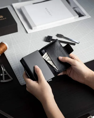 Miniatura 7 de VULKIT Tarjetero de crédito con bloqueo RFID de cuero automático, billetera desplegable delgada con clip para dinero, funda doble para tarjetas