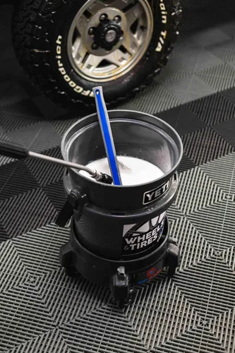 Miniatura 4 de Detail Factory - Cepillo Fender Well - Mango ergonómico ProGrip, cerdas sintéticas rígidas, diseño ergonómico, limpia tus pozos de rueda