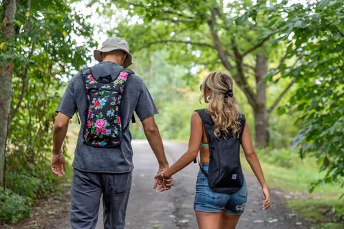 Miniatura 8 de Vibe Festival Gear Mochila de hidratación con bolsa de agua de 2 L para mujeres, hombres, adolescentes y niños, Hydropack Hydro Sports, al aire