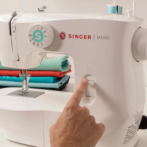 Miniatura 10 de SINGER M1500 Máquina de coser ligera y portátil con kit de accesorios 57 aplicaciones de puntada, luz LED y pespunte de 4 pasos Ideal