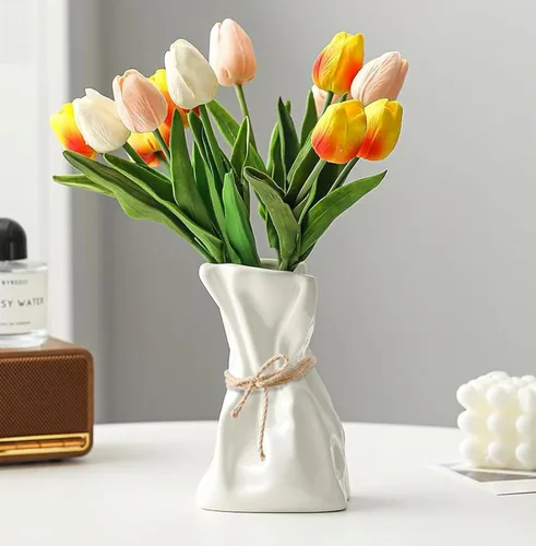 Miniatura 12 de FOWSEEK Florero pequeño de vidrio de 6 pulgadas, floreros transparentes irregulares para centro de mesa de escritorio interior, jarrón decorativo