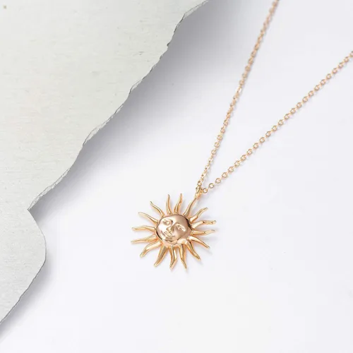 Miniatura 5 de MEVECCO Collar de oro para mujer, disco de moneda con patrón celestial, colgante grabado chapado en oro de 18 quilates, simple, personalizado