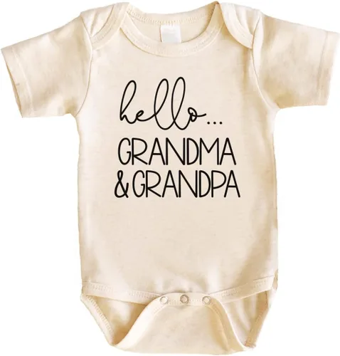 Bump and Beyond Designs Regalo de anuncio de bebé con texto en inglés «Hello Grandma and Grandpa»