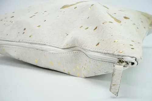 Miniatura 2 de rodeo™ Funda de almohada de piel de vaca metálica dorada de doble cara (12x20)