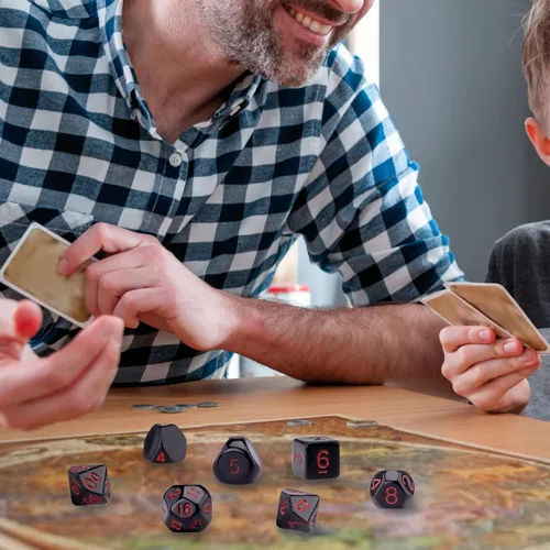 Miniatura 6 de AUSTOR juego completo de 15 dados poliédricos D3-D100 con bolsa de almacenamiento de cuero con cordón para juegos de mesa de rol (negro y rojo)
