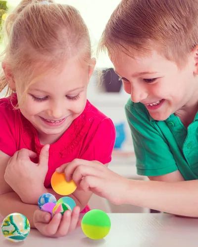 Miniatura 6 de Pllieay 12 bolas rebotantes de 3 tamaños de colores mezclados, bolas rebotantes y bolas rebotantes para cumpleaños de niños, bolsas de regalos