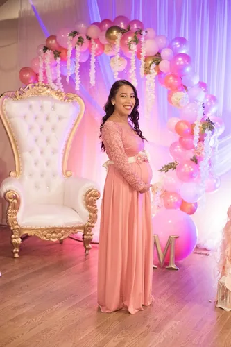 Miniatura 4 de Molliya - Vestido largo de maternidad de encaje y hombros descubiertos Maxi vestido elegante elástico, para baby shower y sesión de fotografías