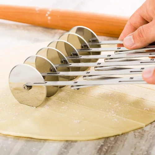 Miniatura 3 de Restaurantware Met Lux - Cortador de pastelería de 9.5 x 2.25 pulgadas, 6 ruedas, 1 cortador de acordeón expandible, resistente a la corrosión, apto