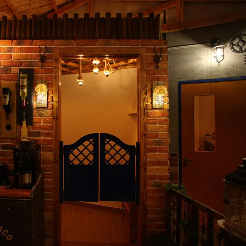 Miniatura 5 de Decoración rústica de madera para colgar en la pared con tira de luces LED para sala de estar y dormitorio modernos, estilo campestre inspirador