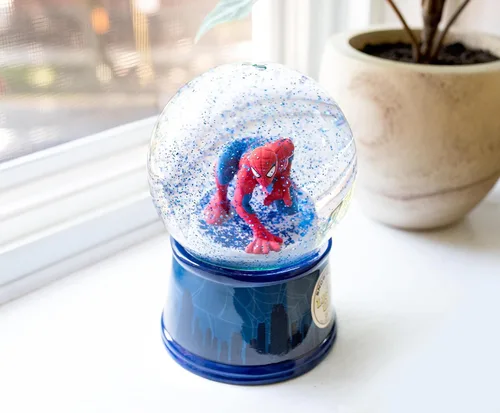 Miniatura 6 de Marvel Spider-Man New York Skyline - Globo de nieve coleccionable iluminado