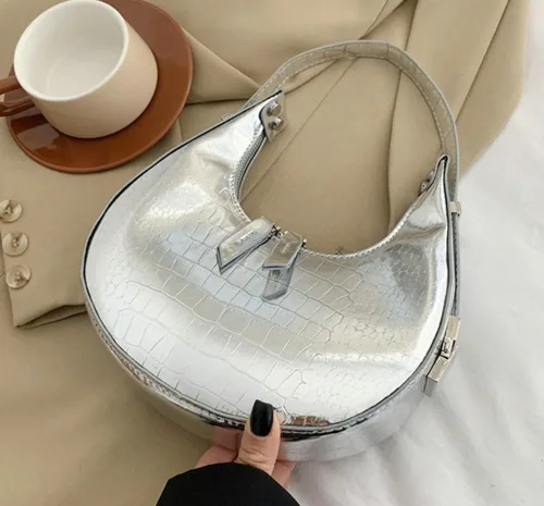 Miniatura 9 de Bolso Hobo para mujer, bolso de plata Y2k, brillante de noche, embrague brillante, para axilas, bolso de hombro de piel sintética