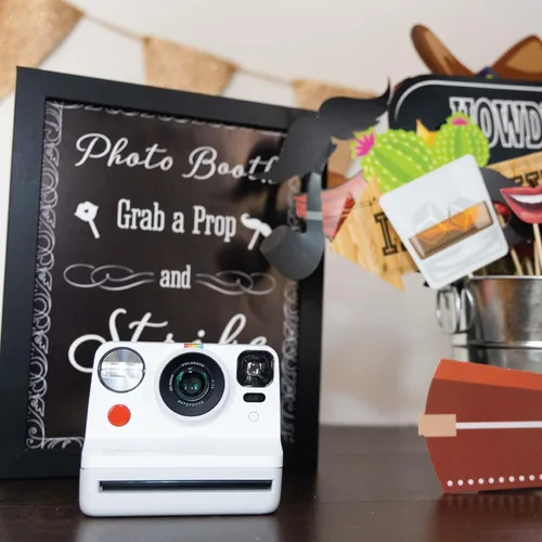 Miniatura 8 de Western Photo Booth Props - Kit de 41 piezas de accesorios para fotos con letrero de 8 x 10 pulgadas, 60 almohadillas adhesivas, 45 varillas