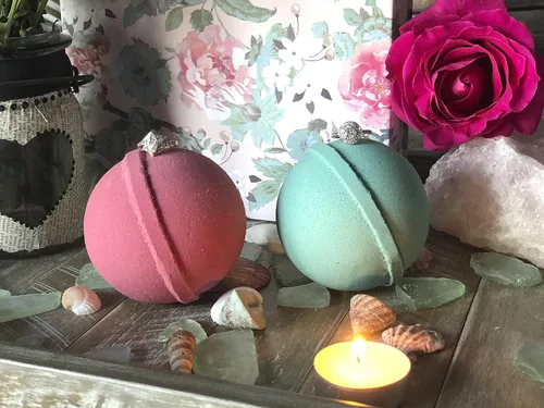 Miniatura 3 de Juego de 2 bombas de baño de poción de amor de sirena con anillo sorpresa en el interior, cada una fabricada en Estados Unidos