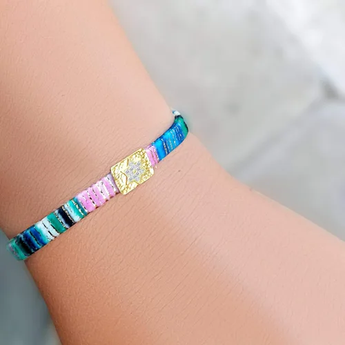 Miniatura 4 de Alef Bet by Paula Macrame Friendship Bracelet in Shades of Blue with Gold-plated Jewish Star of David Charm