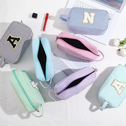 Miniatura 7 de Bolsa de Maquillaje con Inicial YOOLIFE - Regalos de Cumpleaños para Mujeres, Niñas, Mamá, Hija, Amigas, Hermana, Maestra, Regalos de Propuesta