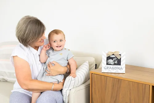 Miniatura 7 de Pearhead - Marco de fotos de sonograma para anuncio de embarazo para abuelas, marco de foto de ultrasonido para nuevos abuelos, recuerdo ideal