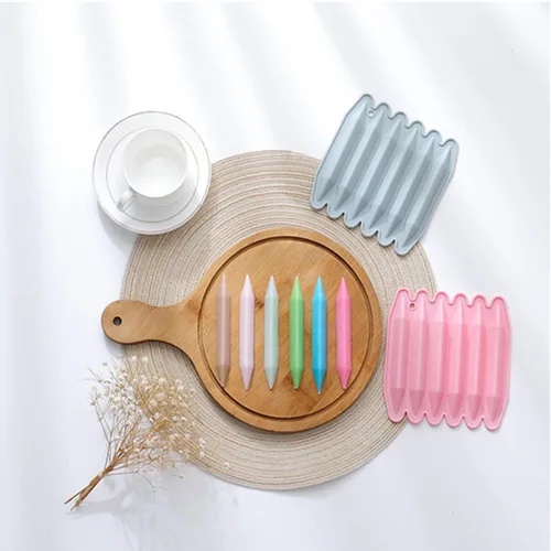 Miniatura 4 de Moldes de silicona aptos para horno, paquete de 4 moldes de silicona triangulares reutilizables 3D surtidos para crayones de cera, velas